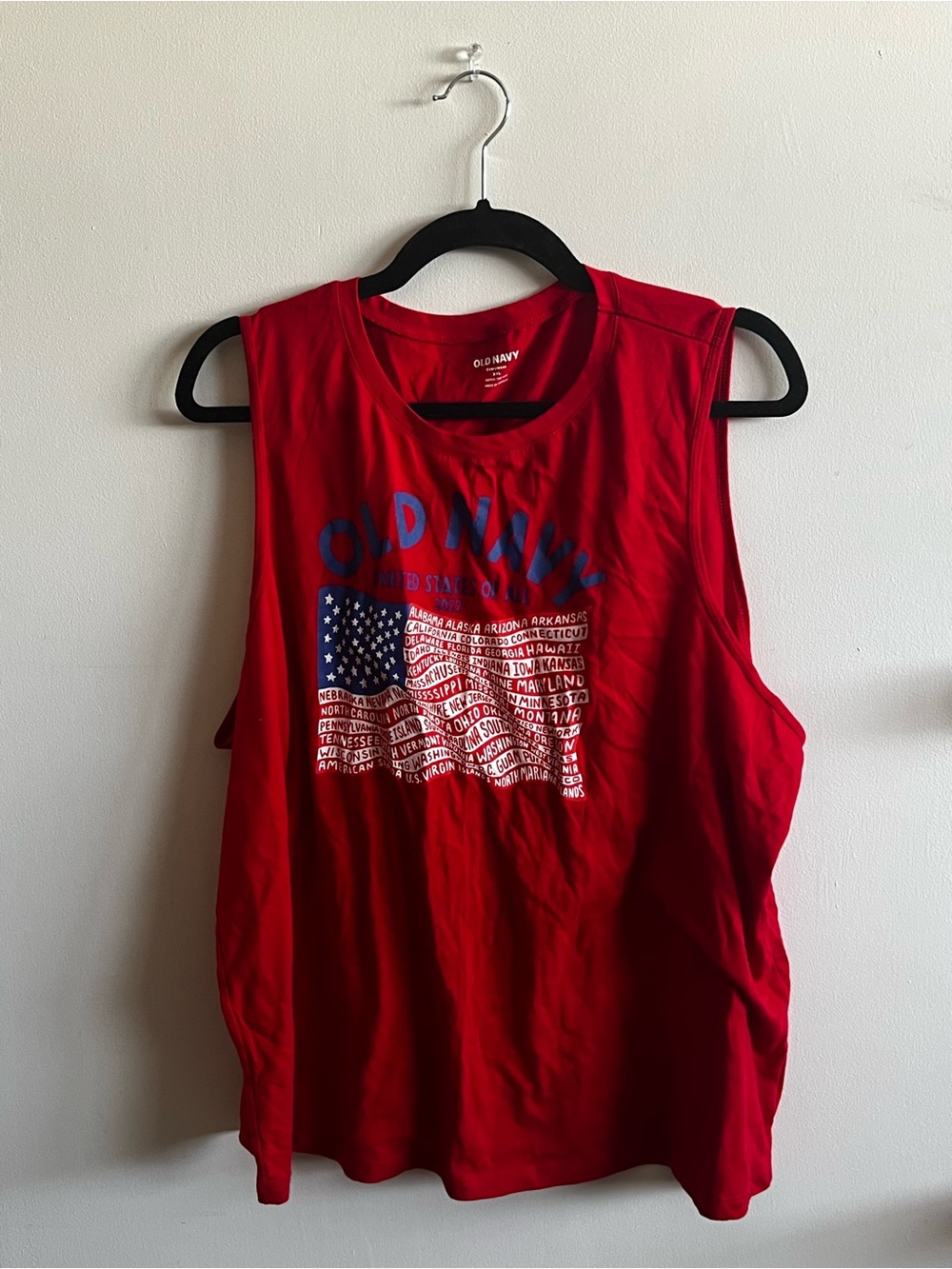 Old Navy Red Graphic Crewneck Tee